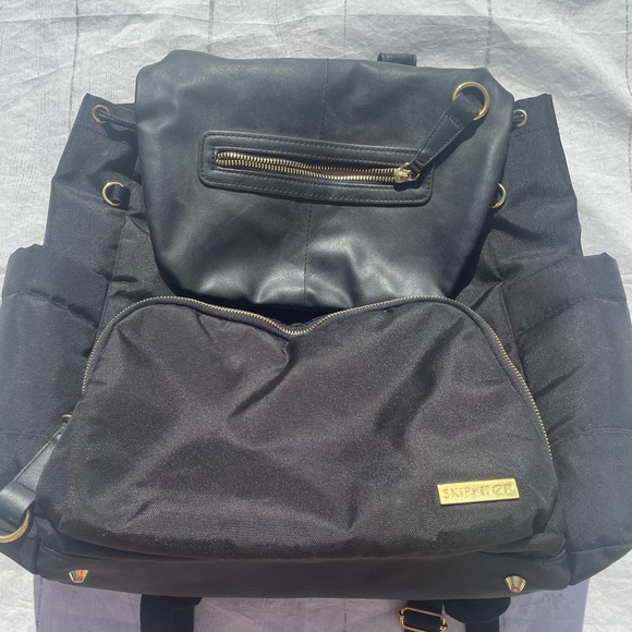 Skip Hop Chelsea Downtown Chic Multi Compartment Backpack Diaper Bag - Picture 5 of 15